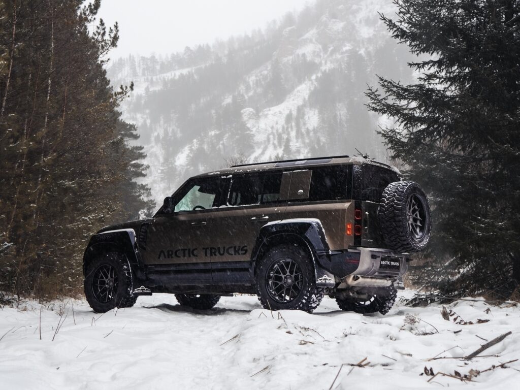 (video) Dorinţa a fost ascultată. Arctic Trucks a modificat noul Land ...