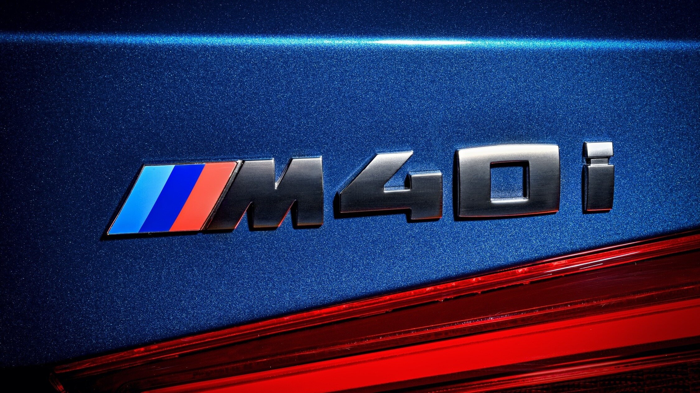 BMW M40i