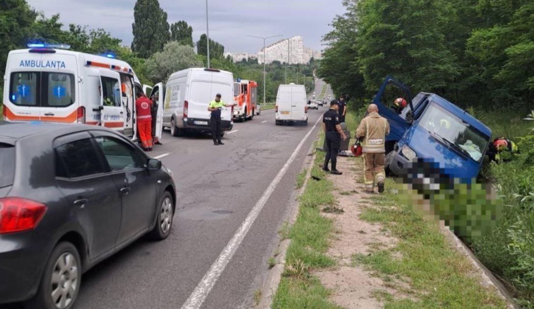 Accident matinal grav pe bulevardul Dacia