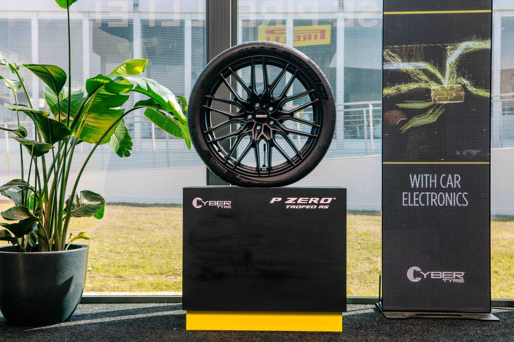 Pirelli, la recentul Festival de Viteză de la Goodwood, a inaugurat o nouă eră a anvelopelor care colectează și transmit informații.