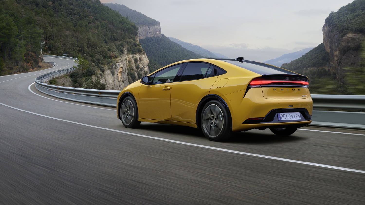 Numărul de autoturisme pure cu baterii din parcul auto total spune că va fi nevoie de multe decenii pentru electrificarea în masă.