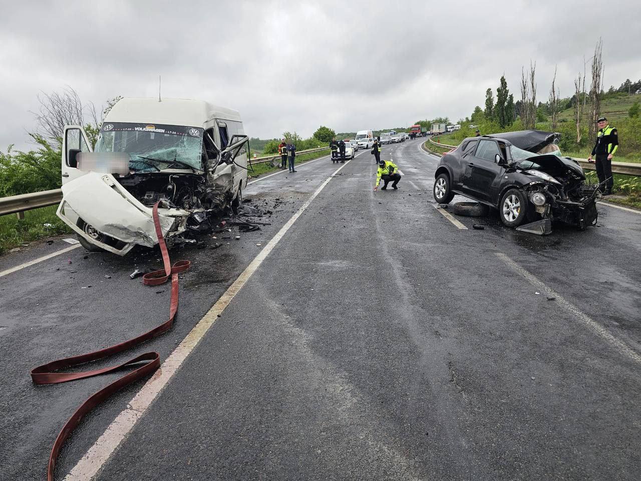Un accident rutier violent s-a produs cu puțin timp în urmă pe traseul R3, în apropierea localității Bardar din raionul Ialoveni.