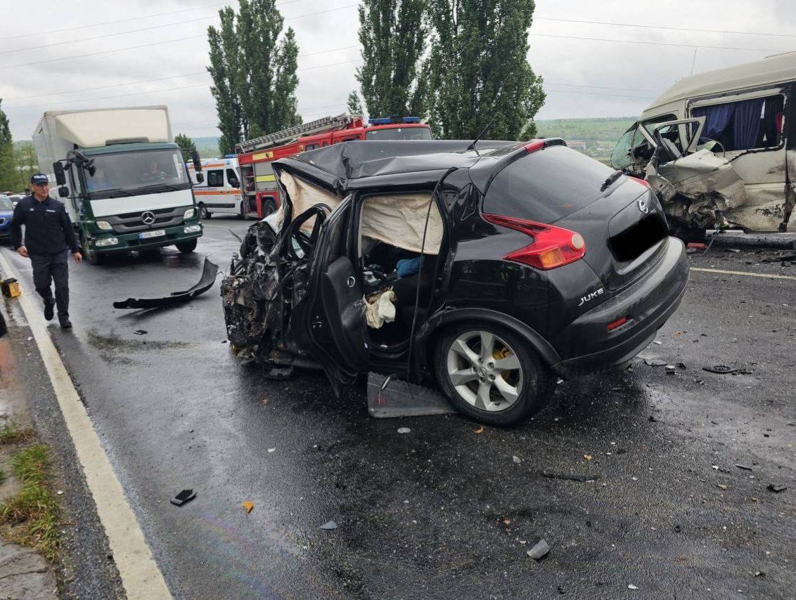Un accident rutier violent s-a produs cu puțin timp în urmă pe traseul R3, în apropierea localității Bardar din raionul Ialoveni.