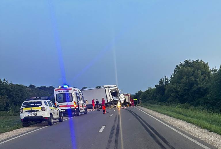 Un grav accident rutier s-a produs în această dimineață devreme pe traseul R1, în apropierea localității Pănășești din raionul Strășeni.