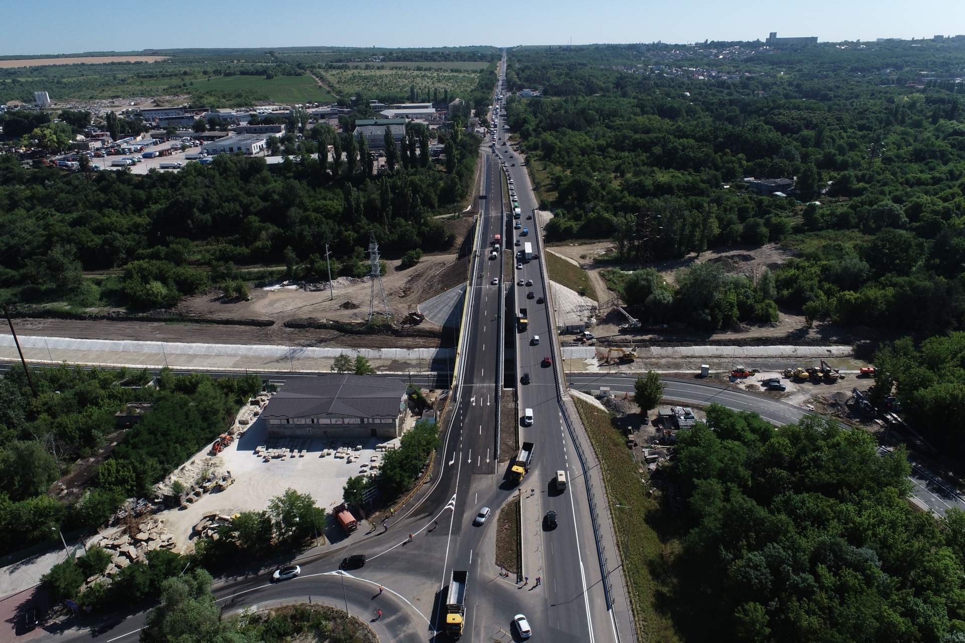 Administrația Națională a Drumurilor confirmă și informează că, astăzi, a fost redeschisă circulația pe ambele poduri de pe șoseaua Balcani.