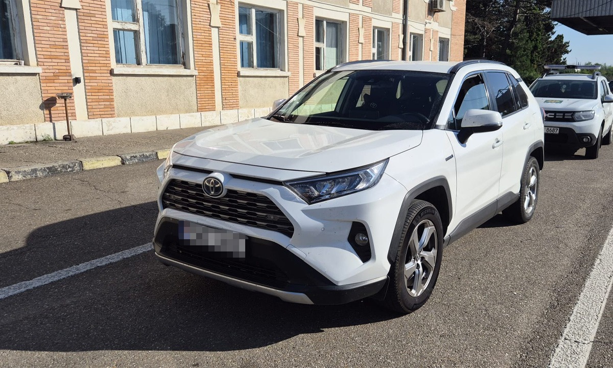 Autoturism căutat pentru că a fost furat din Spania, descoperit la Albița deja înmatriculat în Moldova