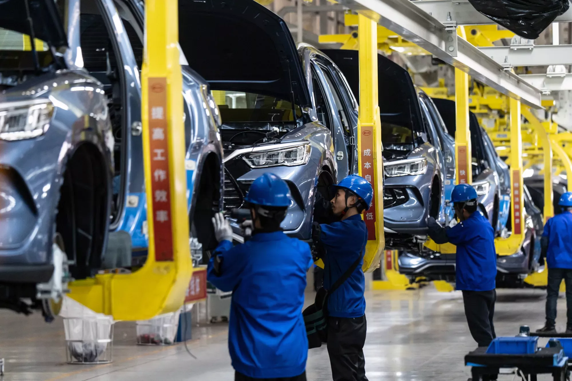 Sfârșitul războiului prețurilor?! China interzice vânzarea automobilelor sub costul lor de producție